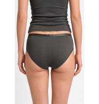 Slip Christine schlamm Rückansicht am Model