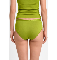 Slip Christine moosgrün Rückansicht am Model