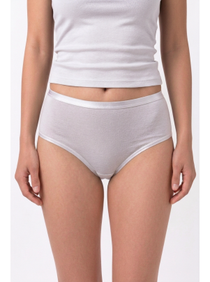 Slip Vera weiss Vorderansicht am Model