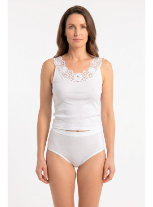Hemd Brigitte Vorderansicht am Model