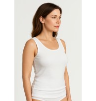 Damen Achselhemd Venus mit breiten Trägern Seitenansicht am Model